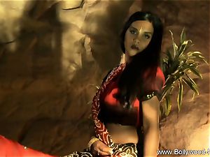 Indian cougar honey Is incredible When She Dances